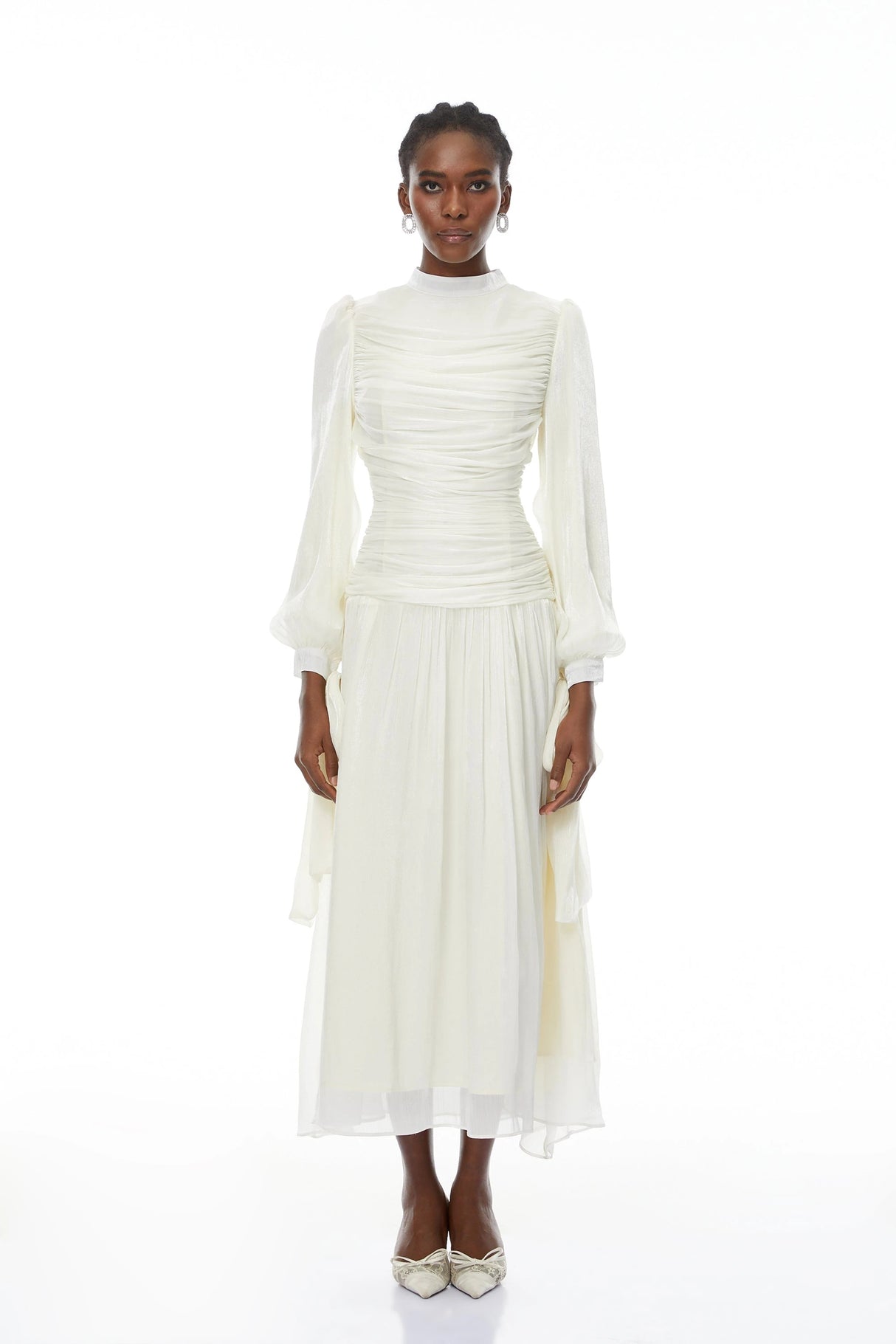 Katrín White Glossy Gathered Maxi Dress