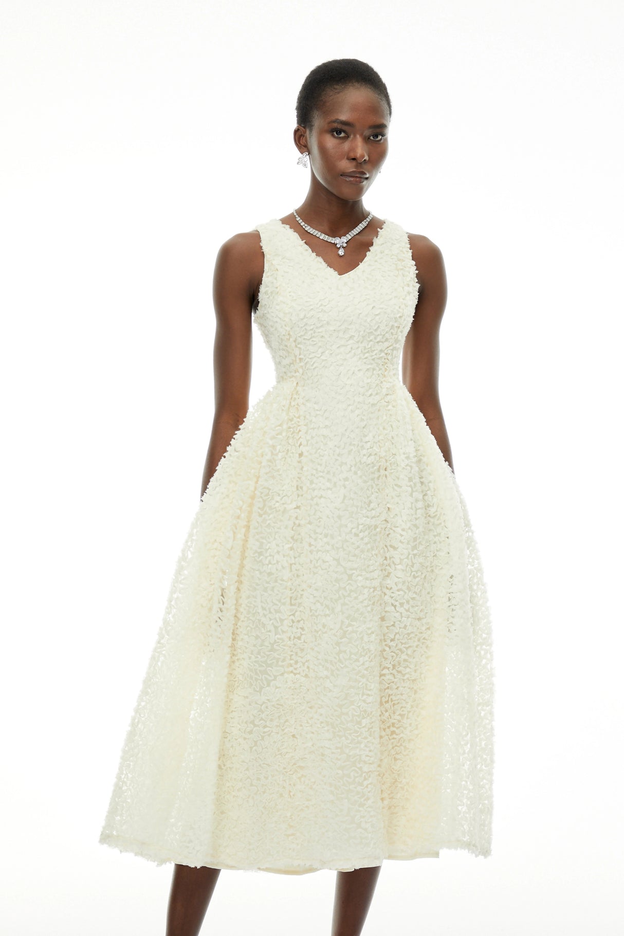 Luciana White Sleeveless Midi Dress with Fitted Bodice
