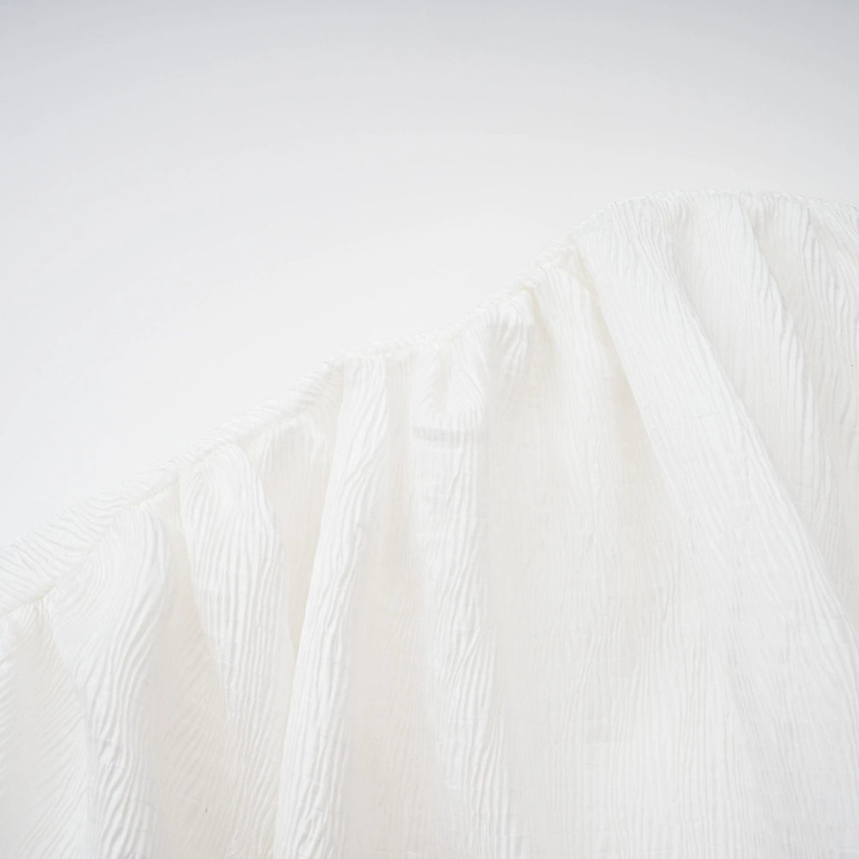 Pétale White Rose Appliqué Maxi Dress