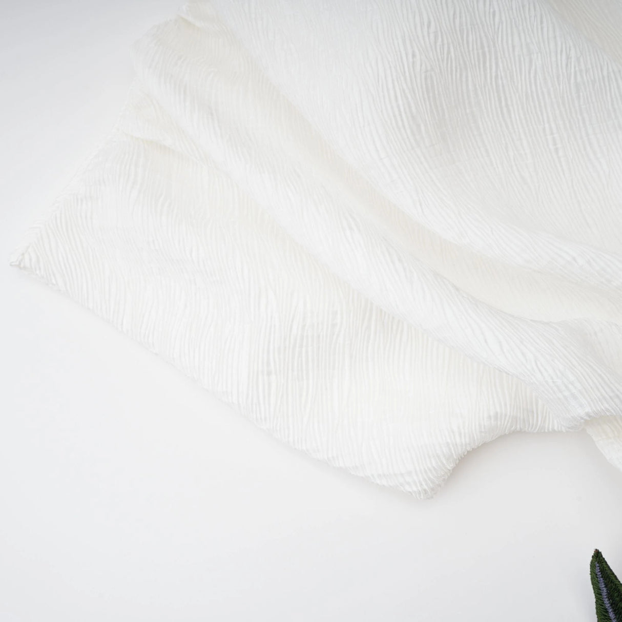 Pétale White Rose Appliqué Maxi Dress