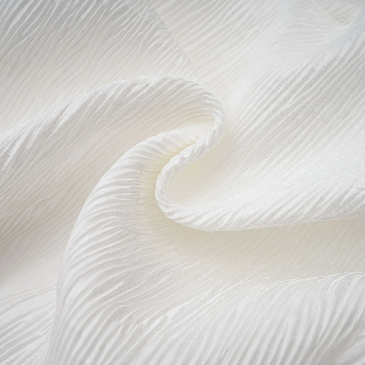 Pétale White Rose Appliqué Maxi Dress