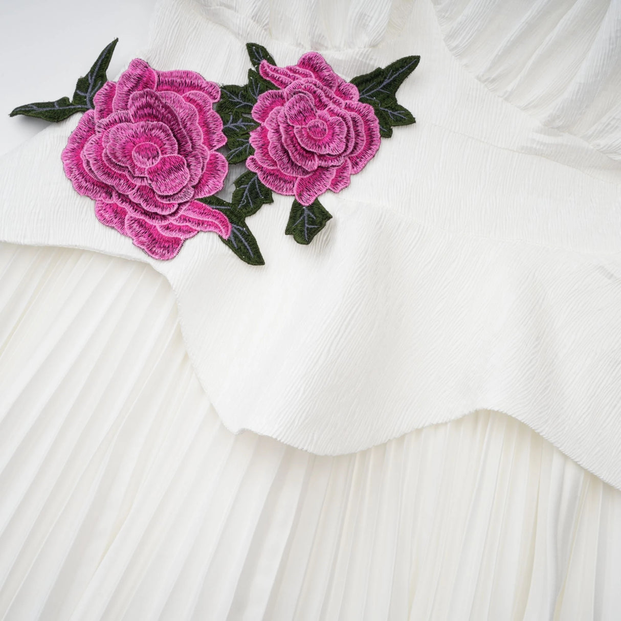 Pétale White Rose Appliqué Maxi Dress
