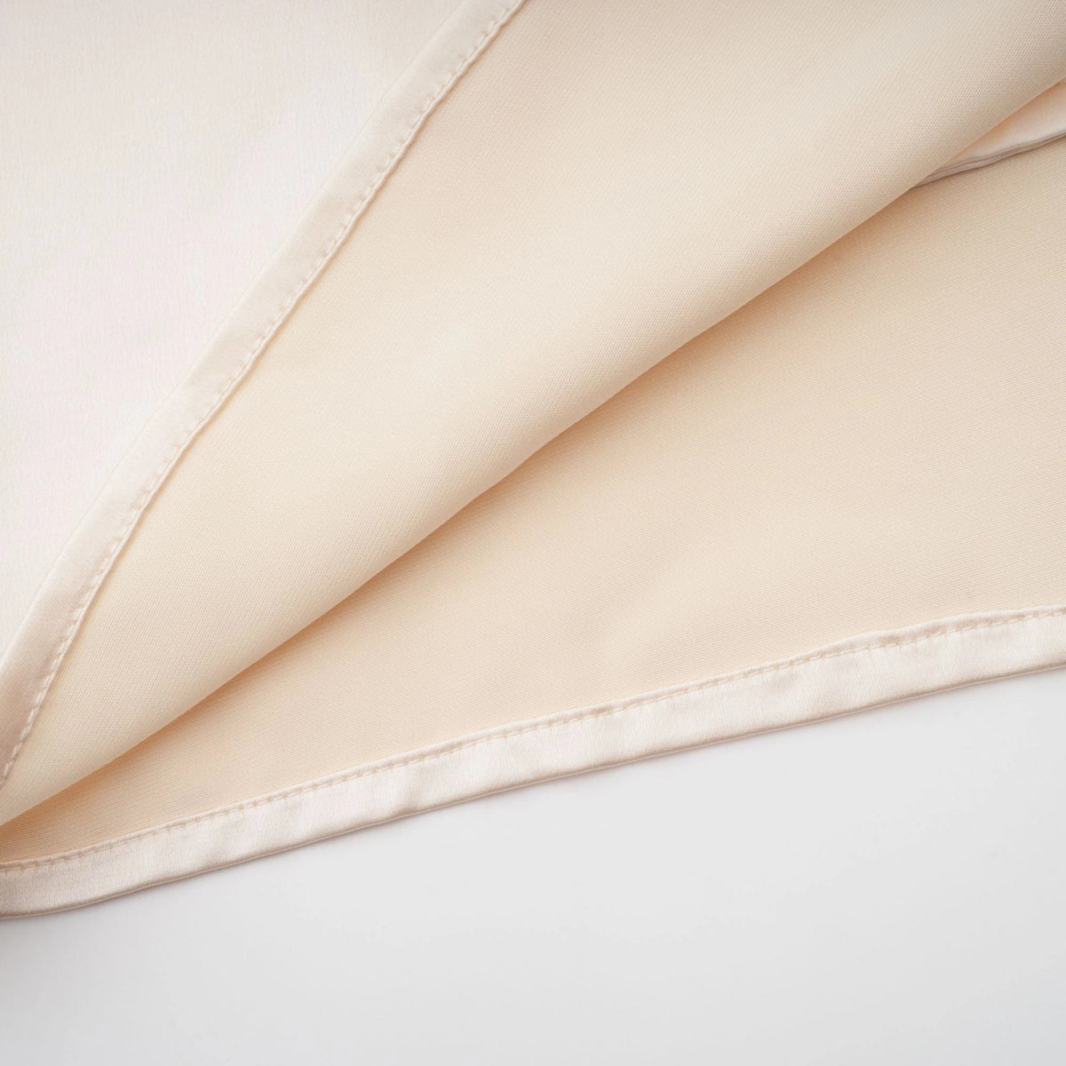 Thérèse neutral scarfdesign satin maxi dress
