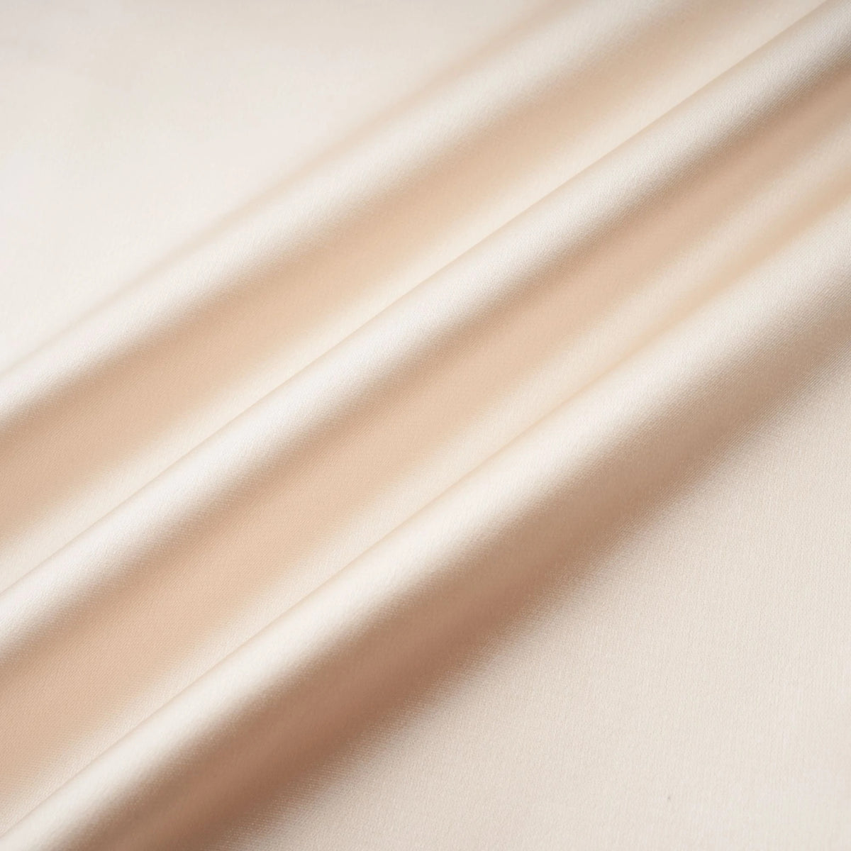 Thérèse neutral scarfdesign satin maxi dress