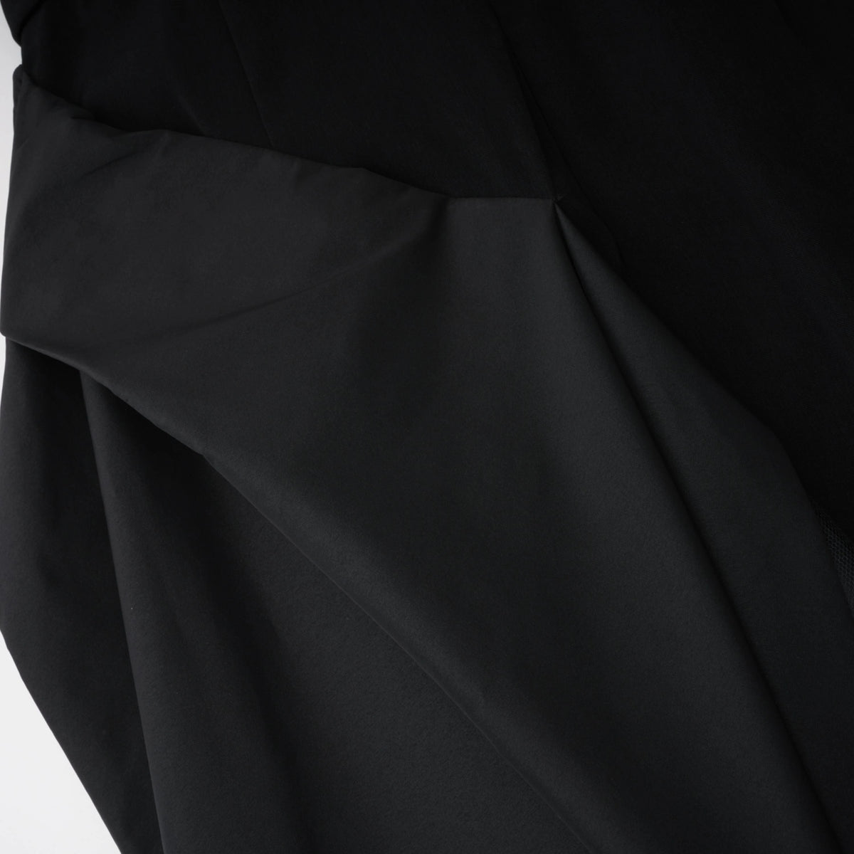 Jayla Maxi Dress Black Off-Shoulder with High Thigh Slit