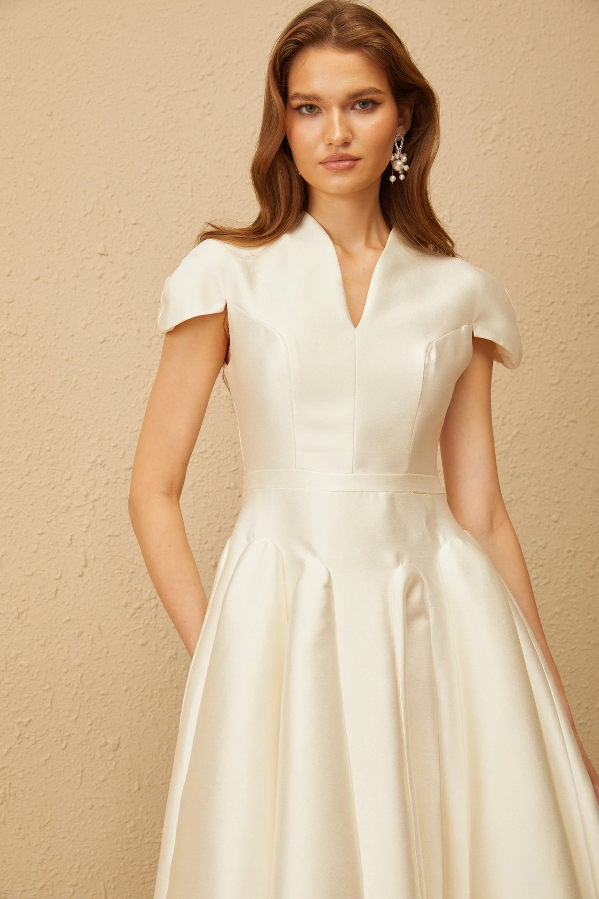 Aventin White Godet Design Midi Dress