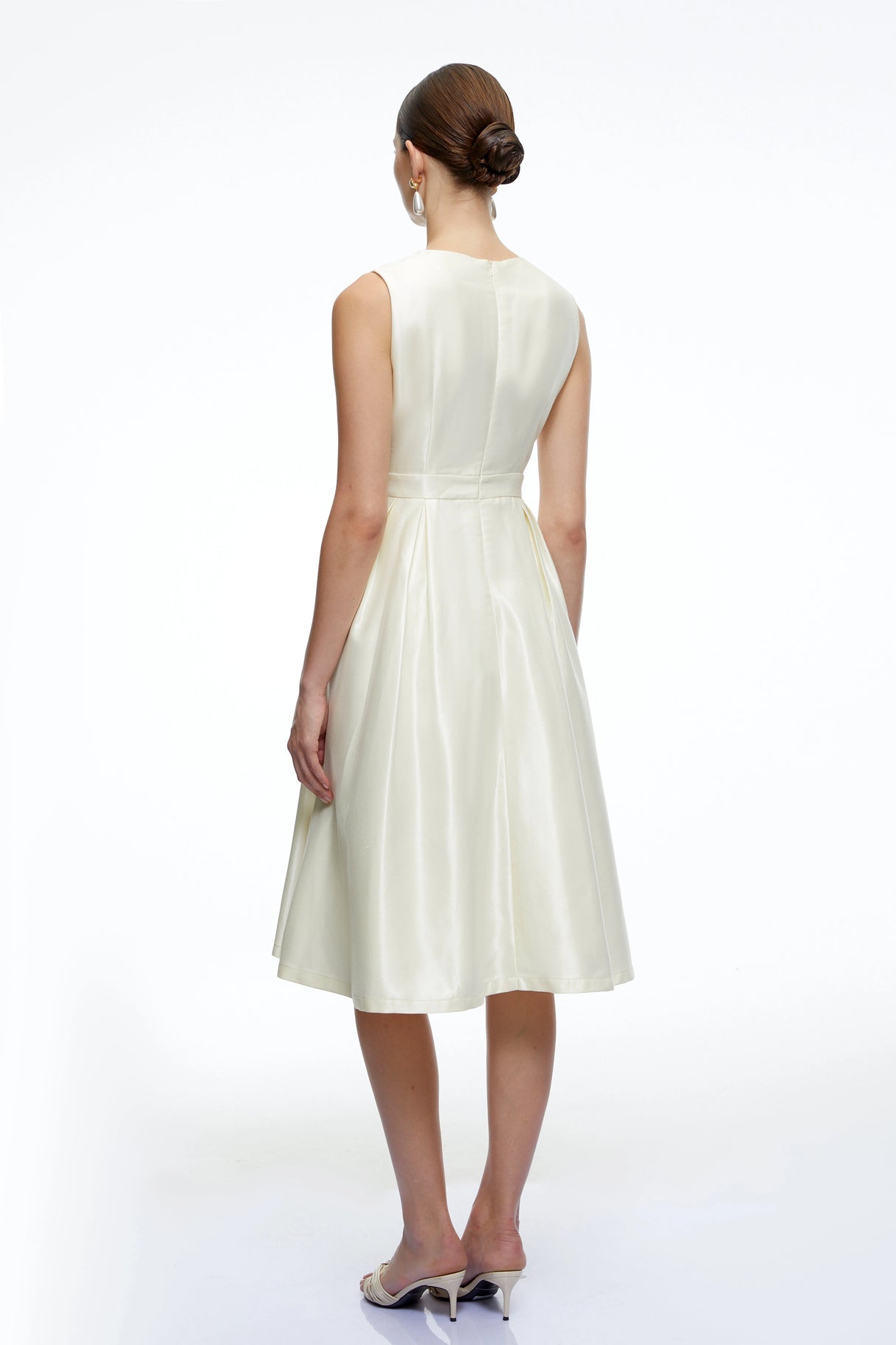 Fiora White Sleeveless ALine Midi Dress with Bow