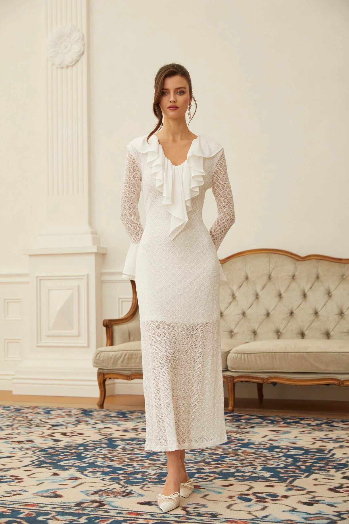 Mădălina White Wavy Pattern Lace Maxi Dress
