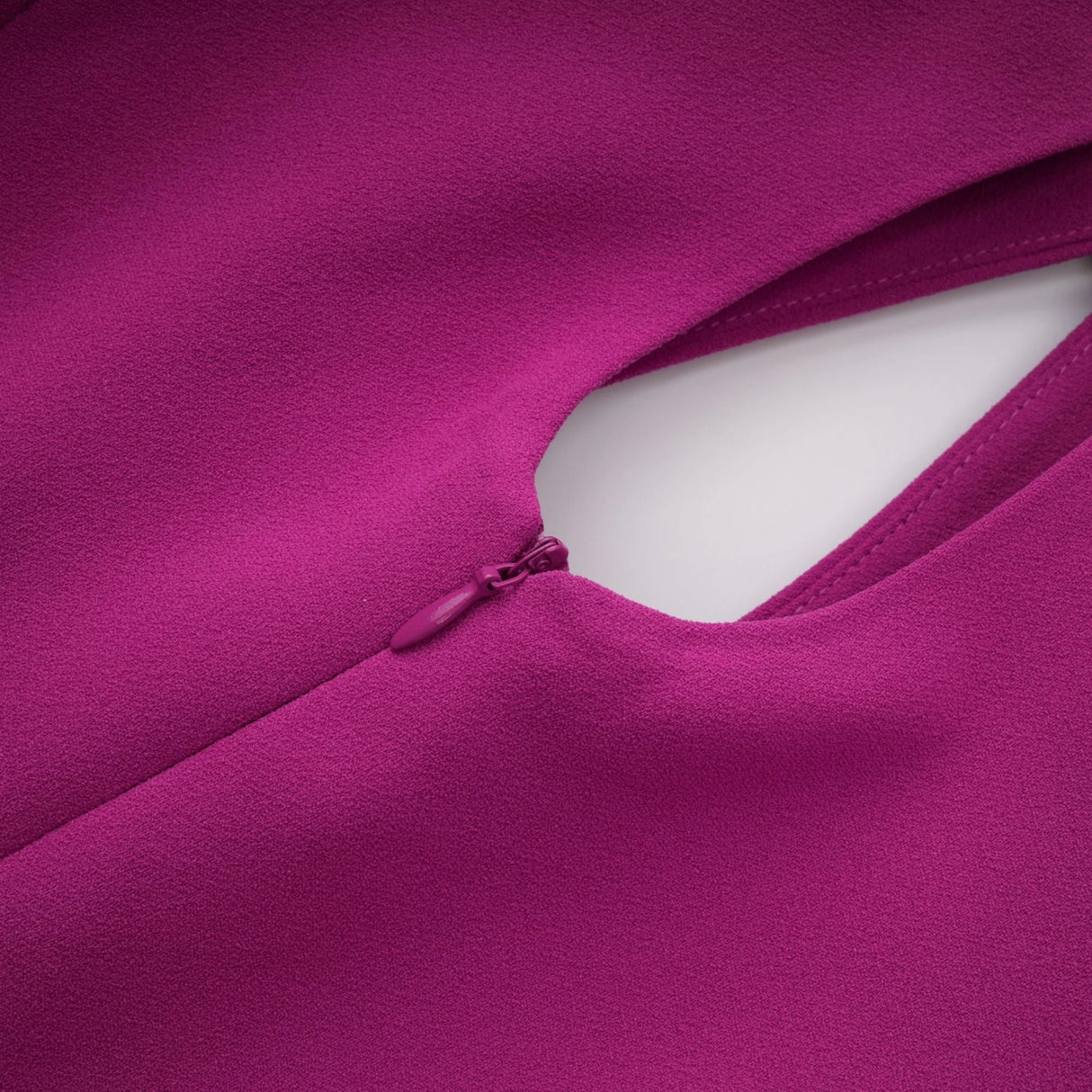Majestueuse Fuchsia KeyholeDetail Mermaid Gown