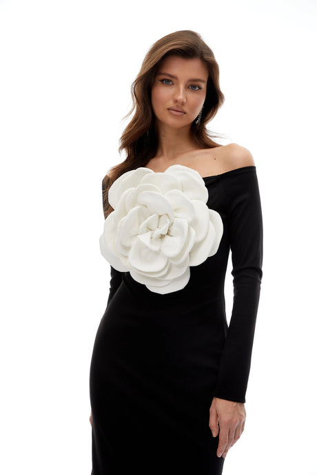 Wendy Maxi Dress Black 3D Petal