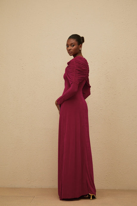 Moderne Red CapeDesign Ruched Maxi Dress