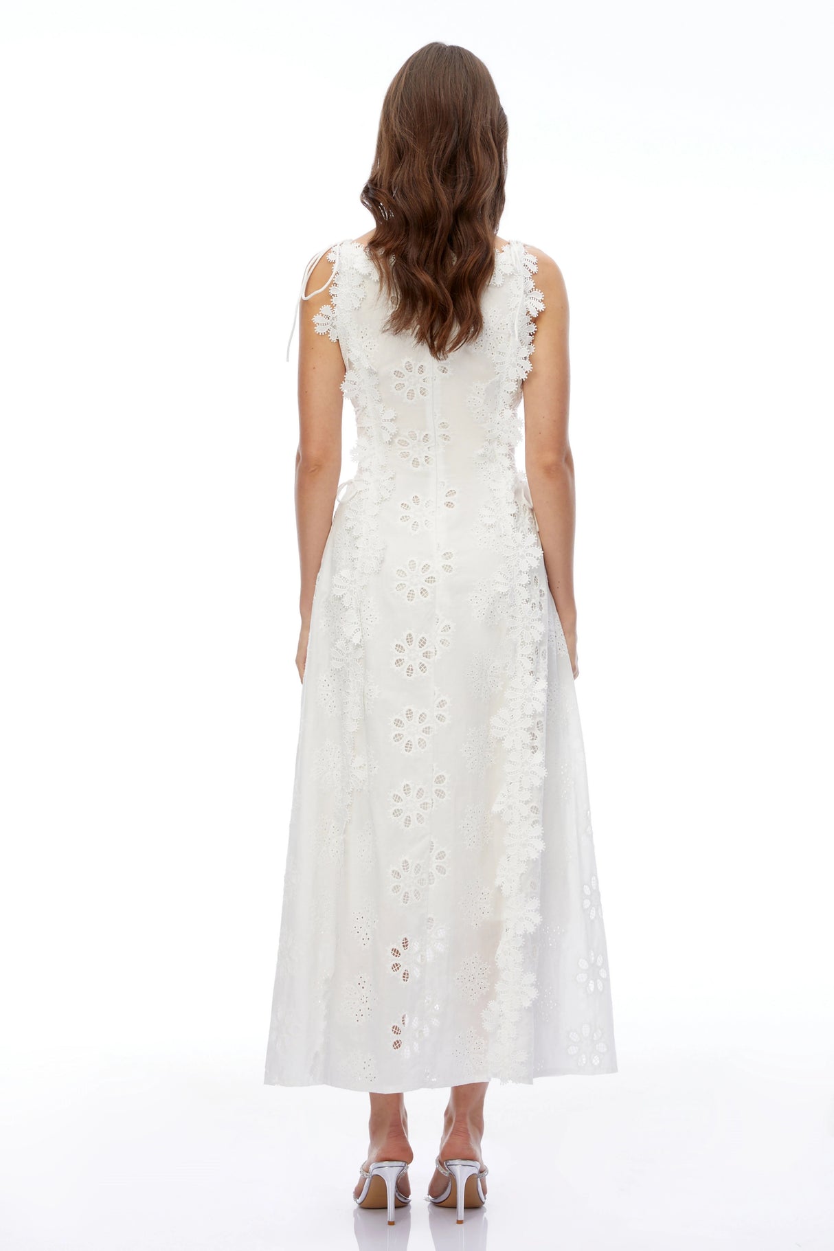 Nevaeh White Sleeveless Floral Embroidered Maxi Dress