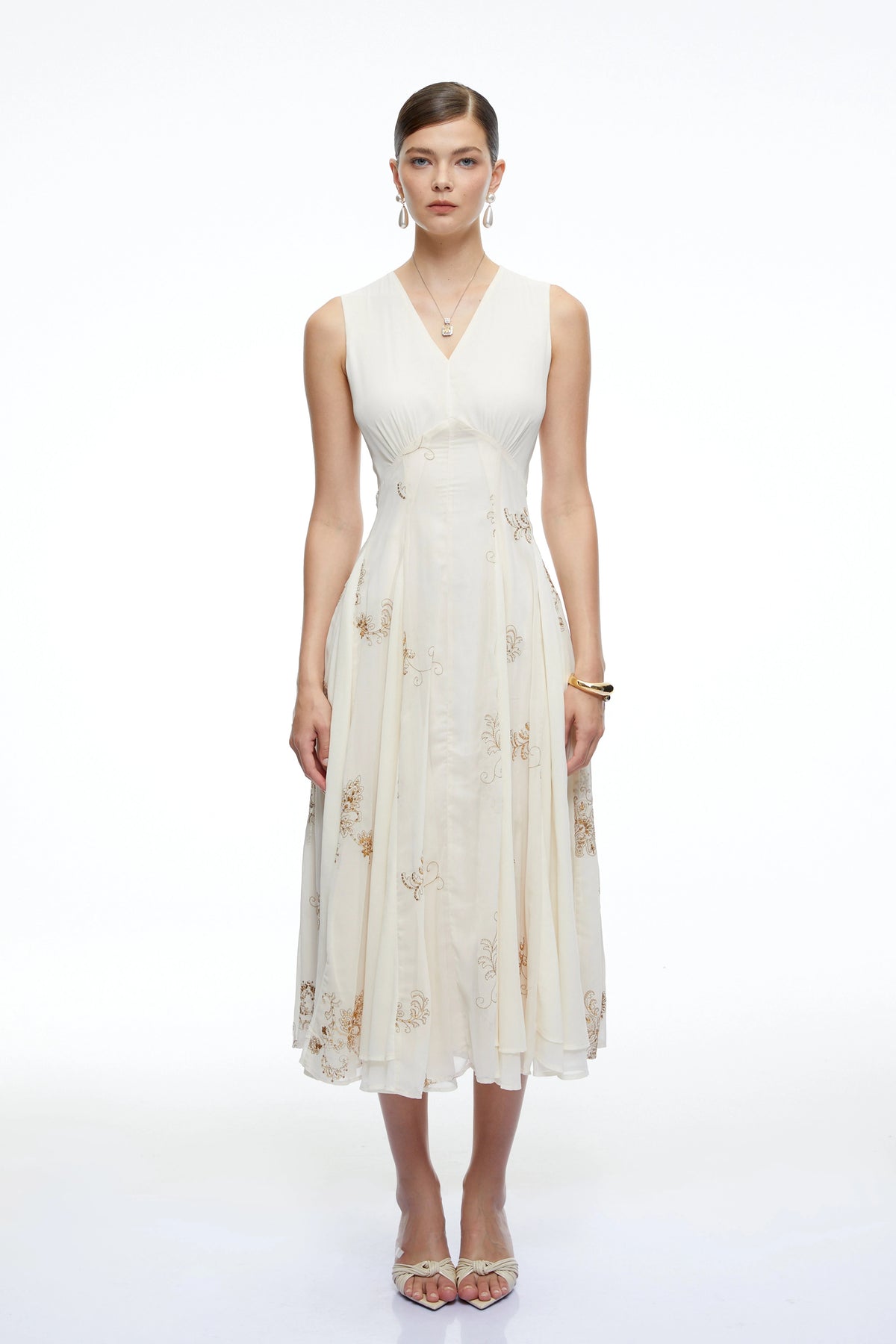 Sorrel White Floral Embroidered Midi Dress