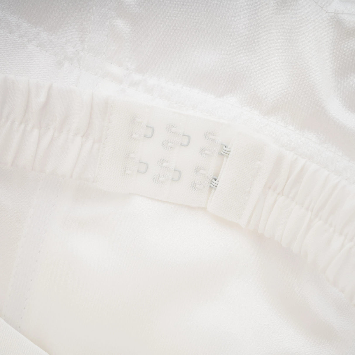 Víctor White OffShoulder Lace Panel Maxi Dress